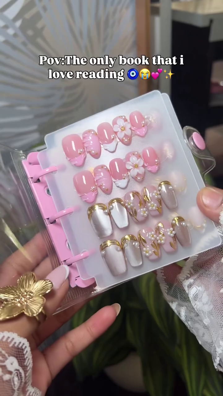 🌸 The Nail Design Book Every Girl Wants