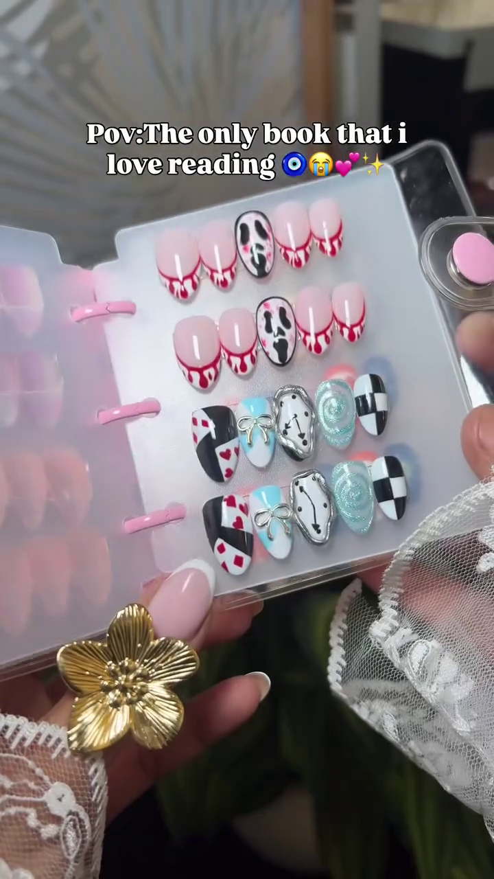 🌸 The Nail Design Book Every Girl Wants