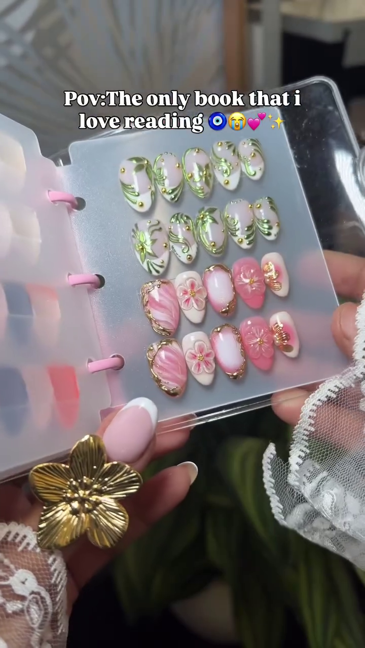 🌸 The Nail Design Book Every Girl Wants